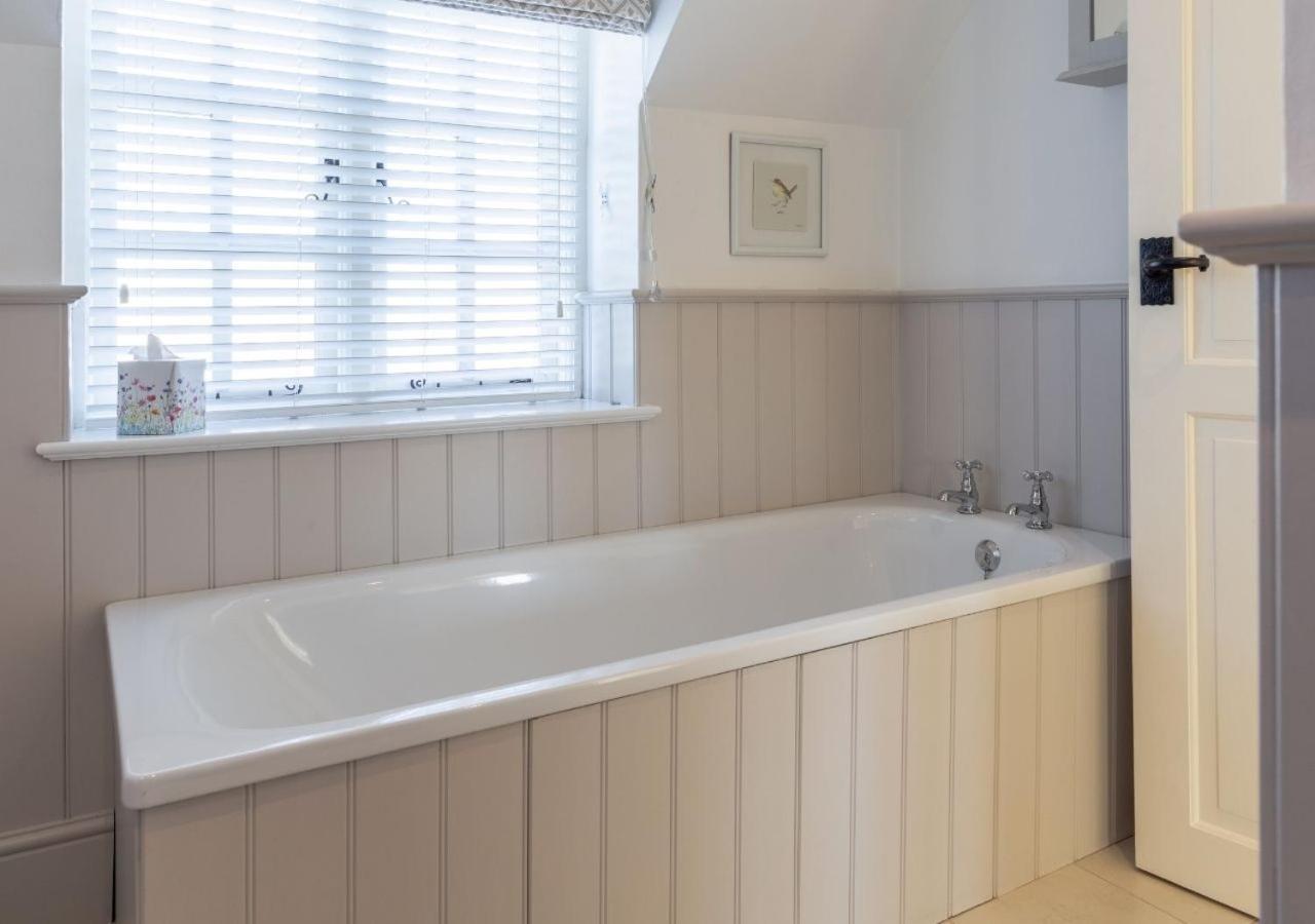 Jasmine Cottage - 2 Bedroom In Heart Of Bourton! Exteriör bild