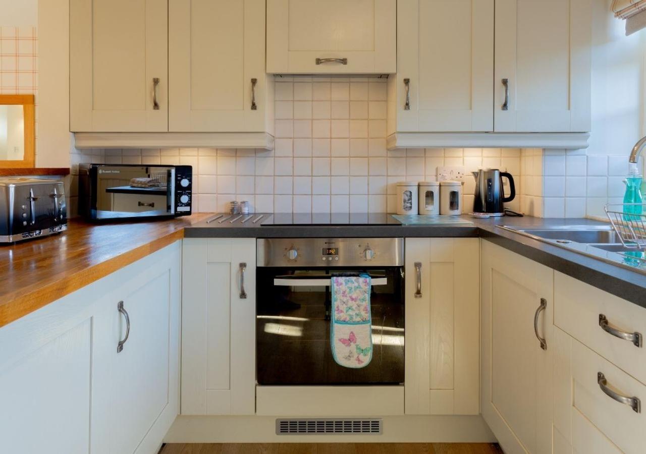 Jasmine Cottage - 2 Bedroom In Heart Of Bourton! Exteriör bild
