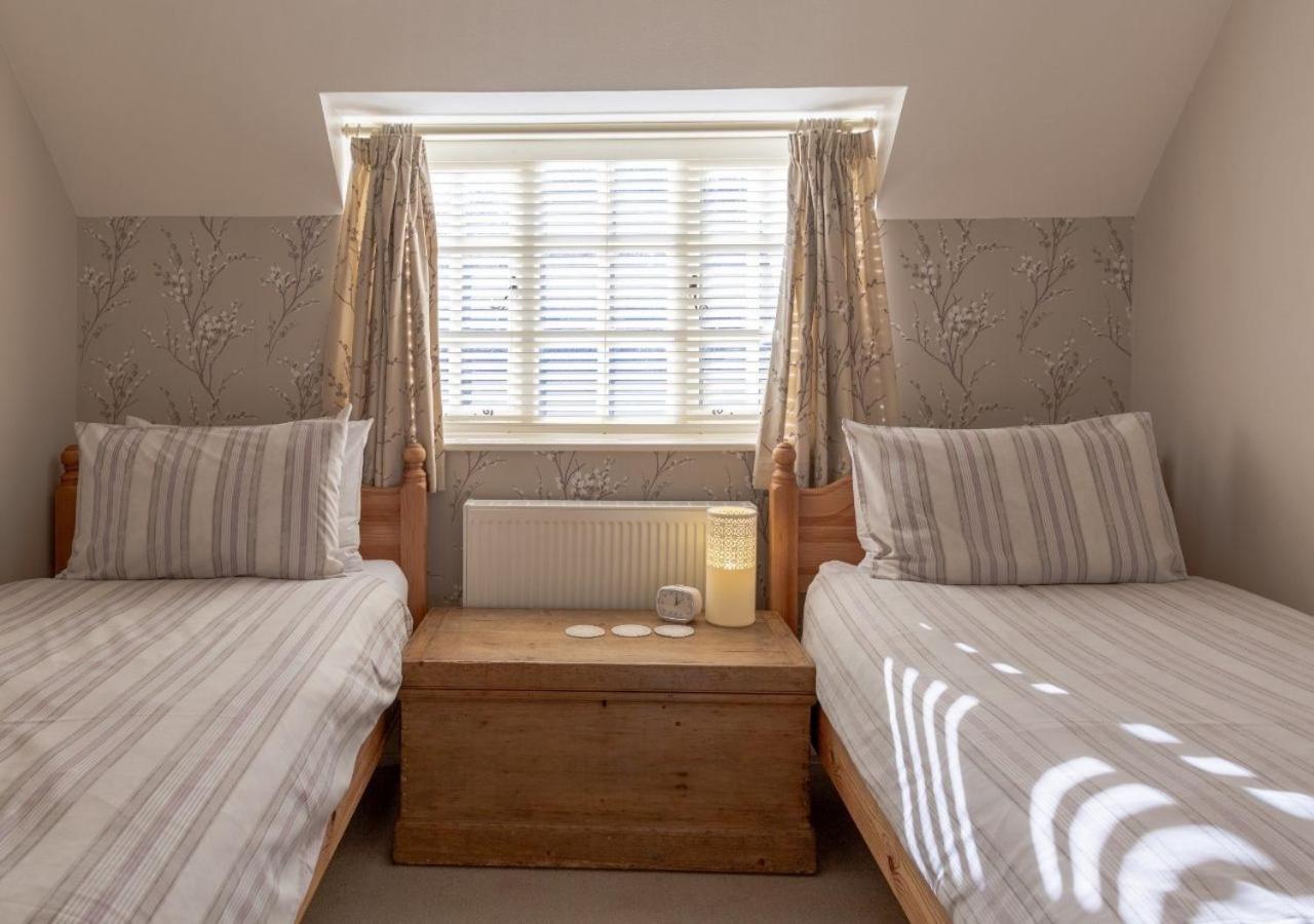 Jasmine Cottage - 2 Bedroom In Heart Of Bourton! Exteriör bild