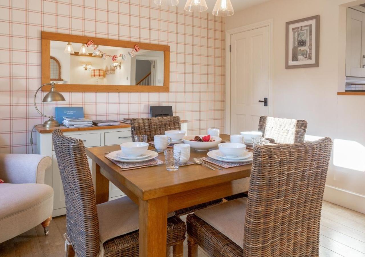 Jasmine Cottage - 2 Bedroom In Heart Of Bourton! Exteriör bild