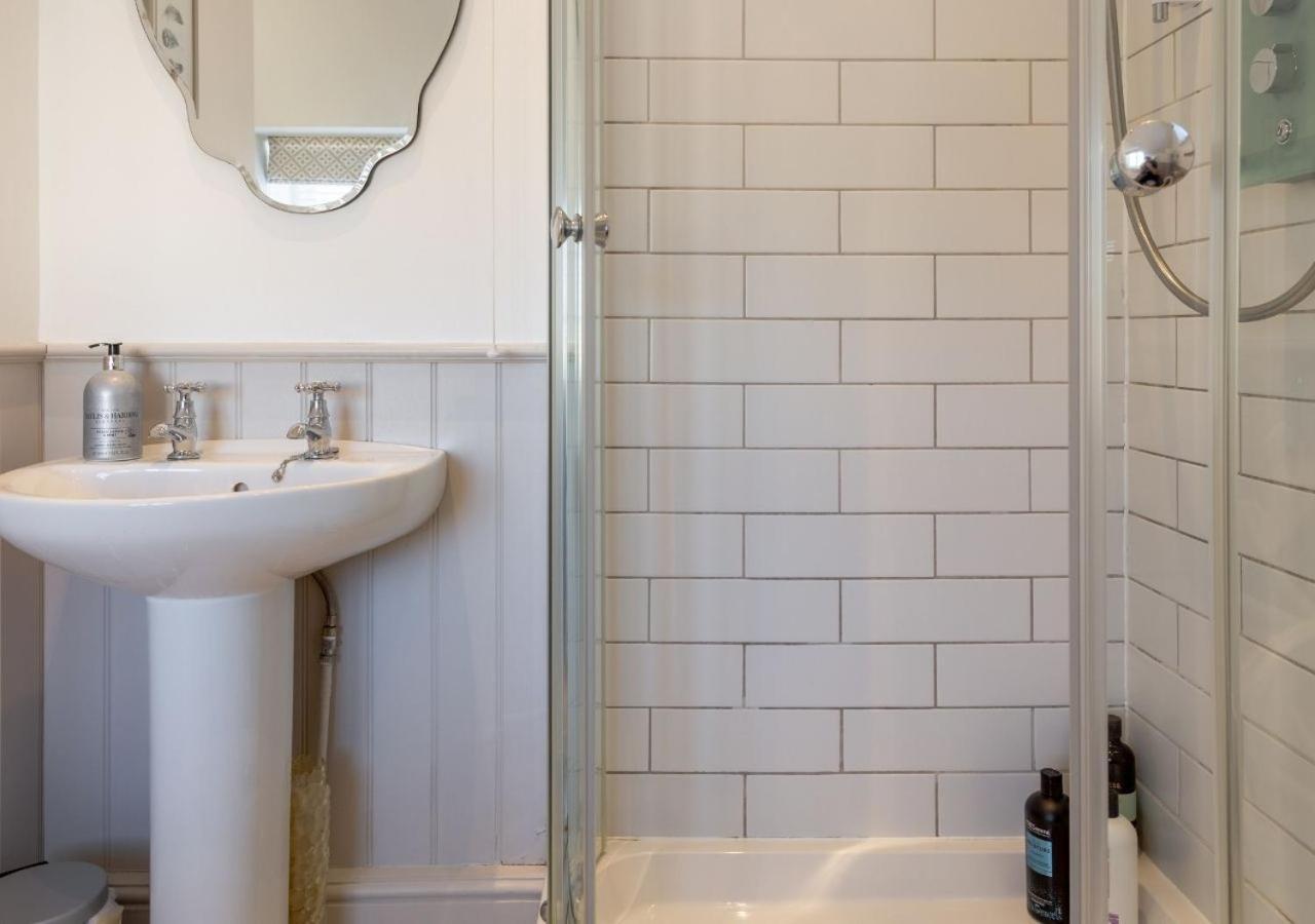 Jasmine Cottage - 2 Bedroom In Heart Of Bourton! Exteriör bild