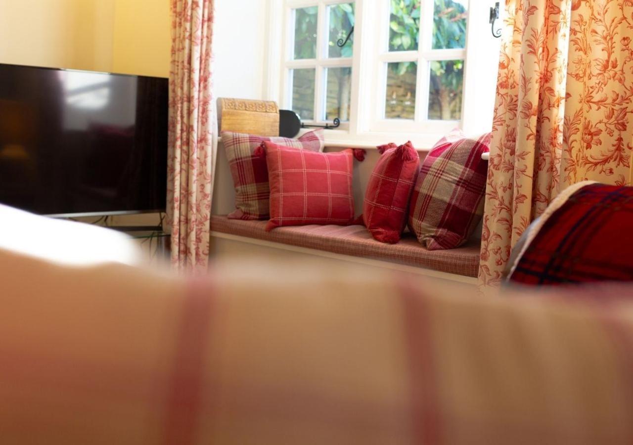 Jasmine Cottage - 2 Bedroom In Heart Of Bourton! Exteriör bild