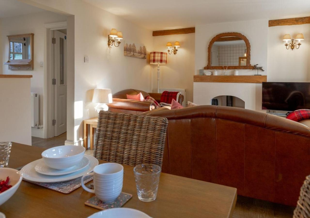 Jasmine Cottage - 2 Bedroom In Heart Of Bourton! Exteriör bild