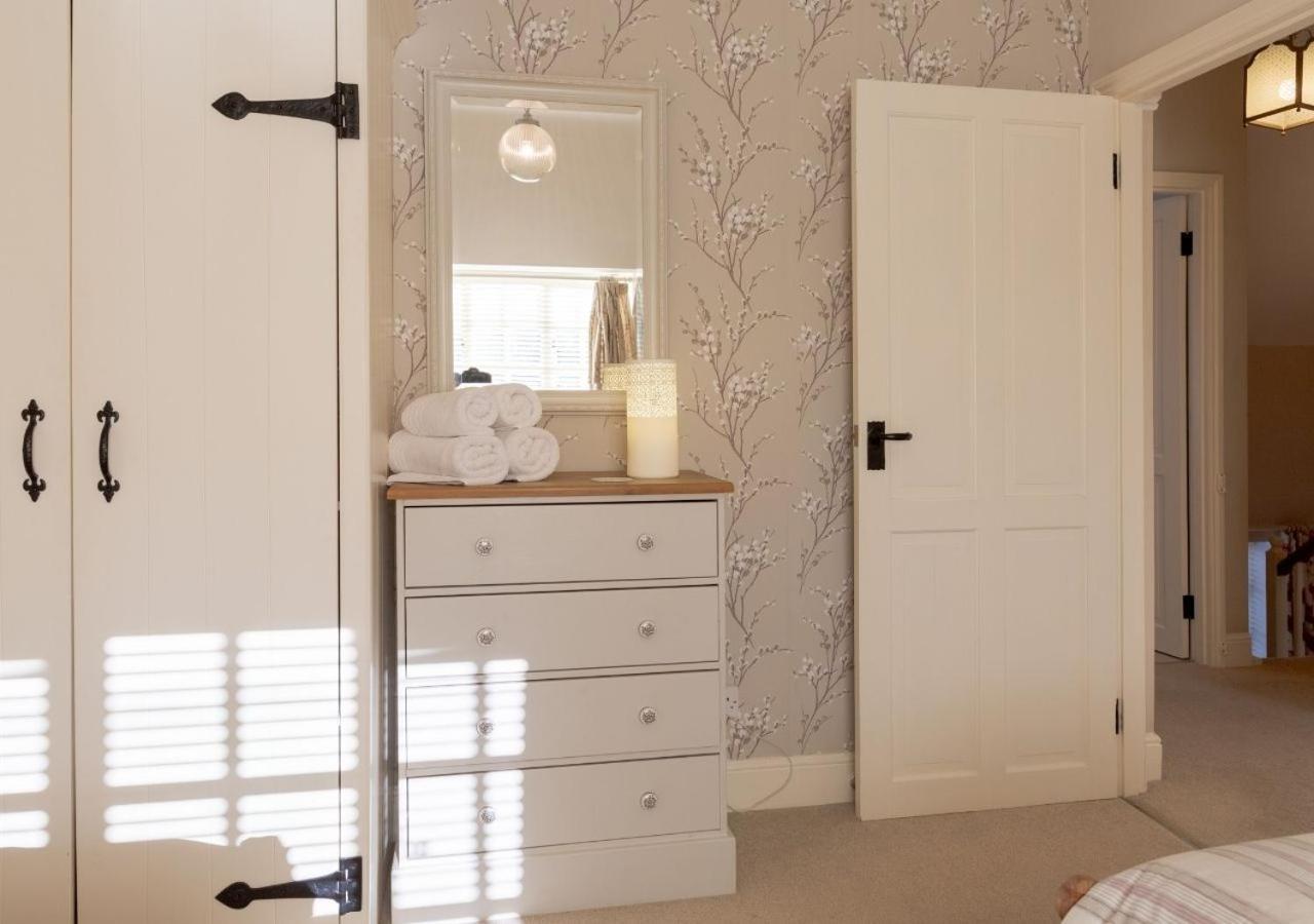 Jasmine Cottage - 2 Bedroom In Heart Of Bourton! Exteriör bild